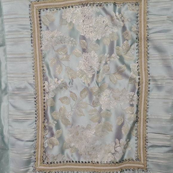 SET 2 Croscill home fancy pillowcase 27 x 21 in Victorian European LOT Bundle - Picture 3 of 8